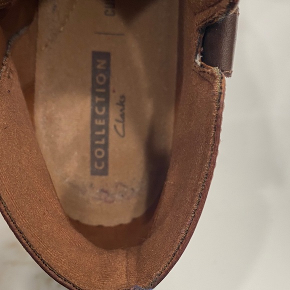 Clarks Men's Two-Tone Brown Leather Chukka Boots - Picture 2 of 5